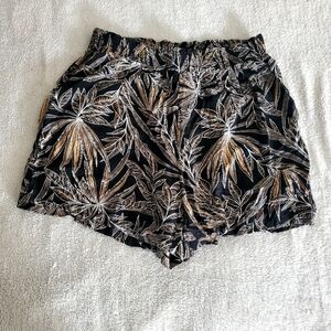 City Chic Black Brown Tropical Leaves Shorts Pockets 100% Viscose Summer‎ Fun